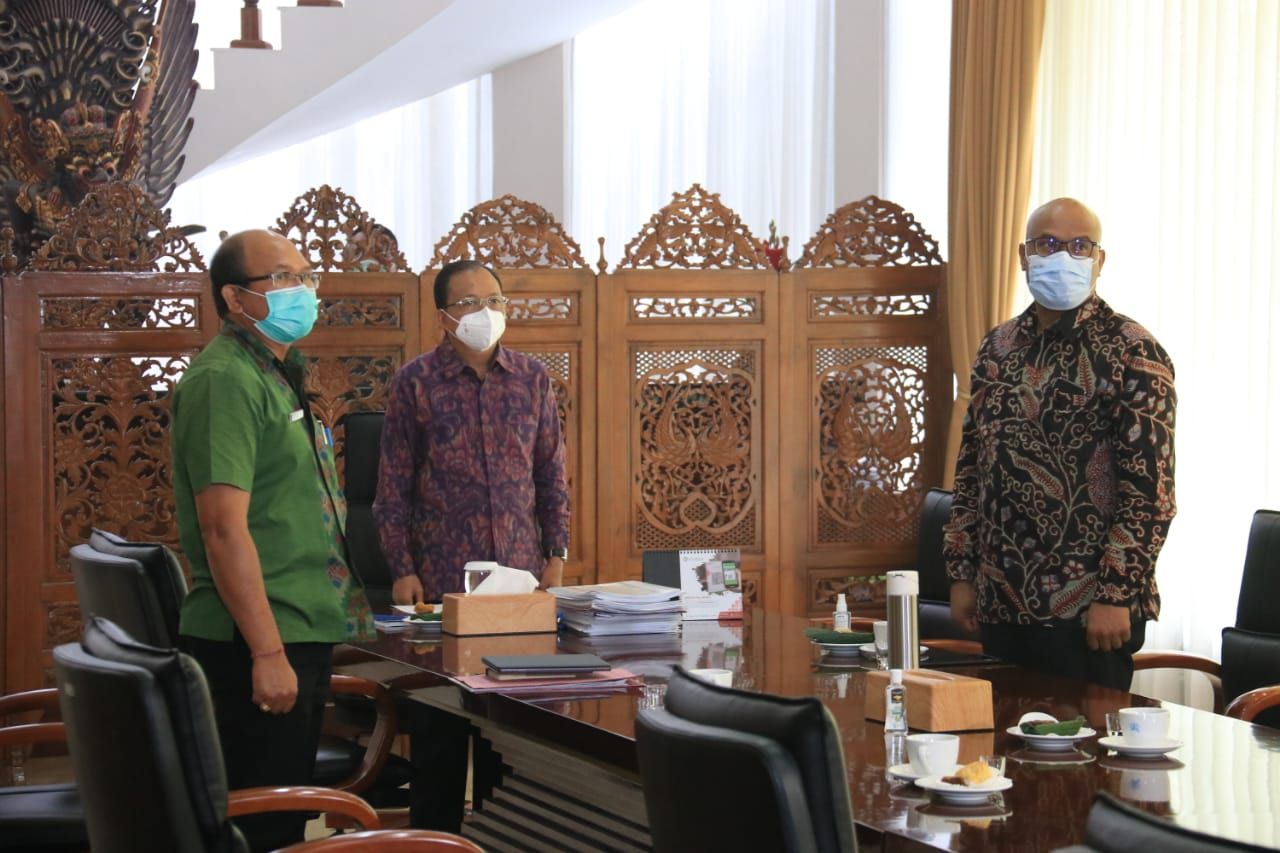 podiumnews.com-Gubernur Koster Ikuti Penandatanganan 982 Paket Kontrak Tender Dini Kemen PUPR